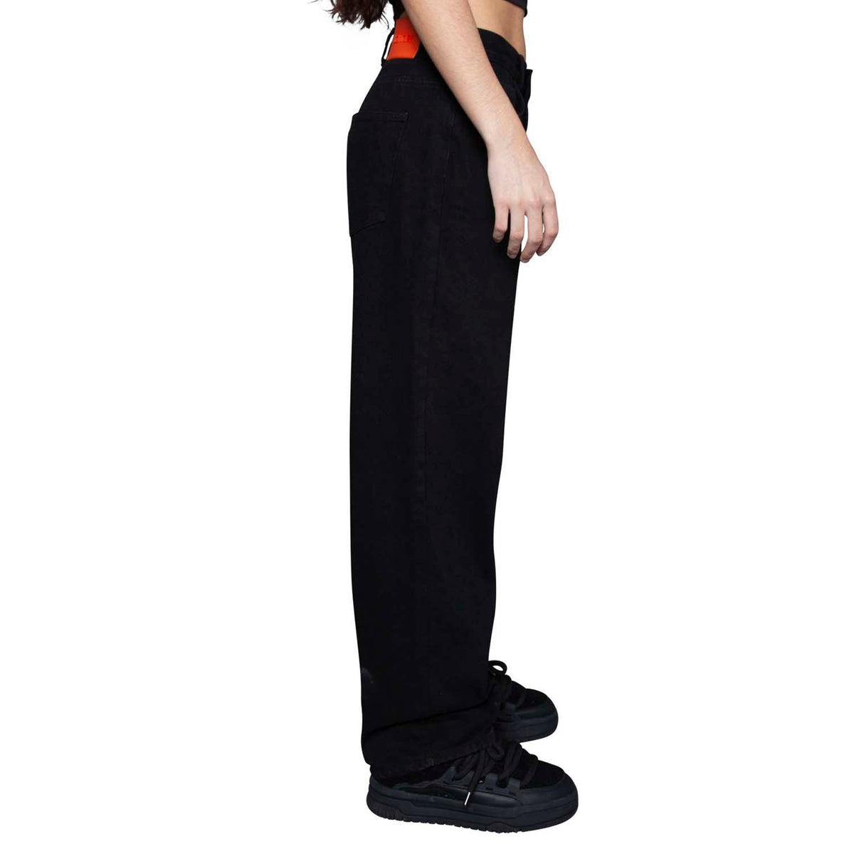 Super loose, Black/Black stitching - The Forumist